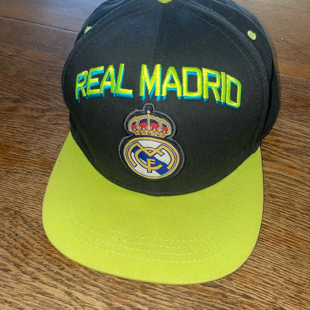 Real Madrid Core Adjustable Snapback Hat in excellent condition size OSFA